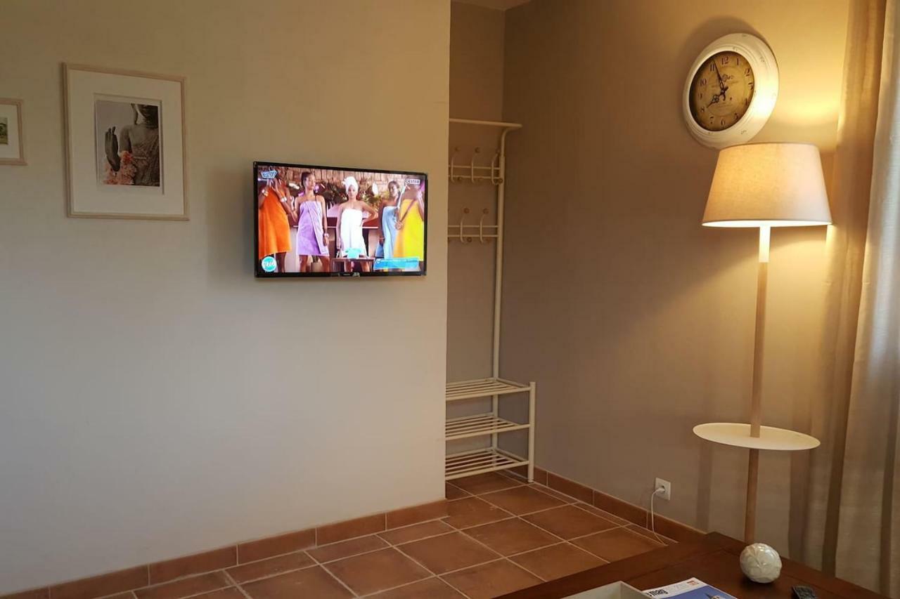 Logement Avec Piscine, Classe 3 Etoiles, De 42 M2 Tout Confort Au Calme Pour Un Couple Cahuzac-sur-Vère Exteriör bild