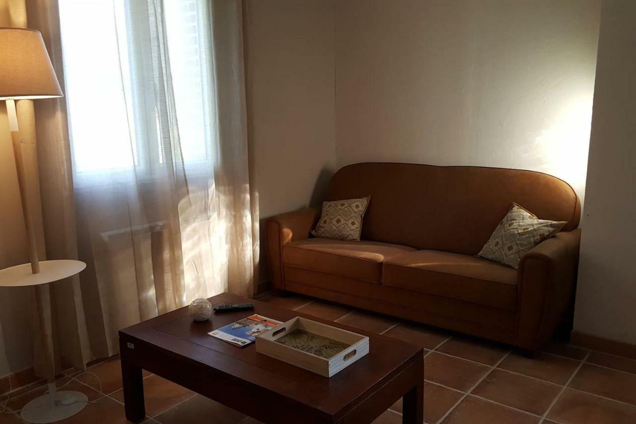 Logement Avec Piscine, Classe 3 Etoiles, De 42 M2 Tout Confort Au Calme Pour Un Couple Cahuzac-sur-Vère Exteriör bild